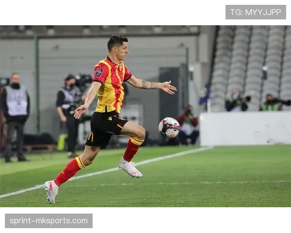 库尔图瓦神勇双脚出球引爆全场，球队攻守兼备状态强势回暖