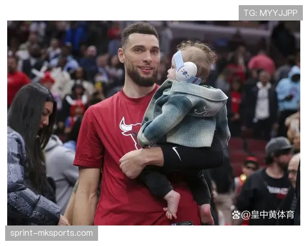 扎克拉文哪里来的这身奢华，到底是打球还是走红毯？