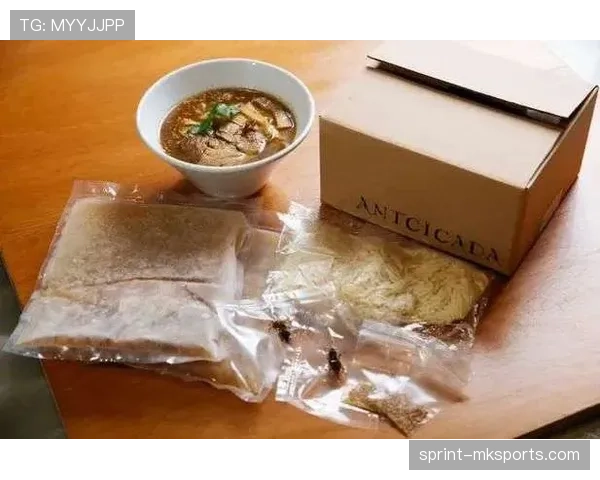 西蒙·拜尔斯家的冰箱里只放蛋白粉和冰块？